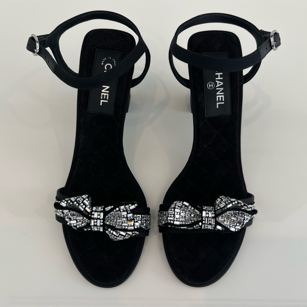 CHANEL CC BLACK FABRIC SUEDE LEATHER CRYSTAL BOW SANDALS SIZE EU 38 / US 8